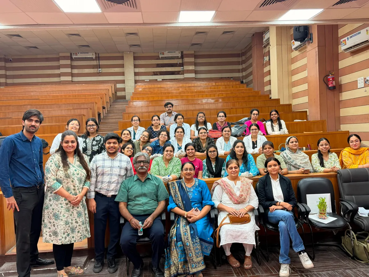Group photo of doctors and postgraduate students at the male infertility workshop in Delhi